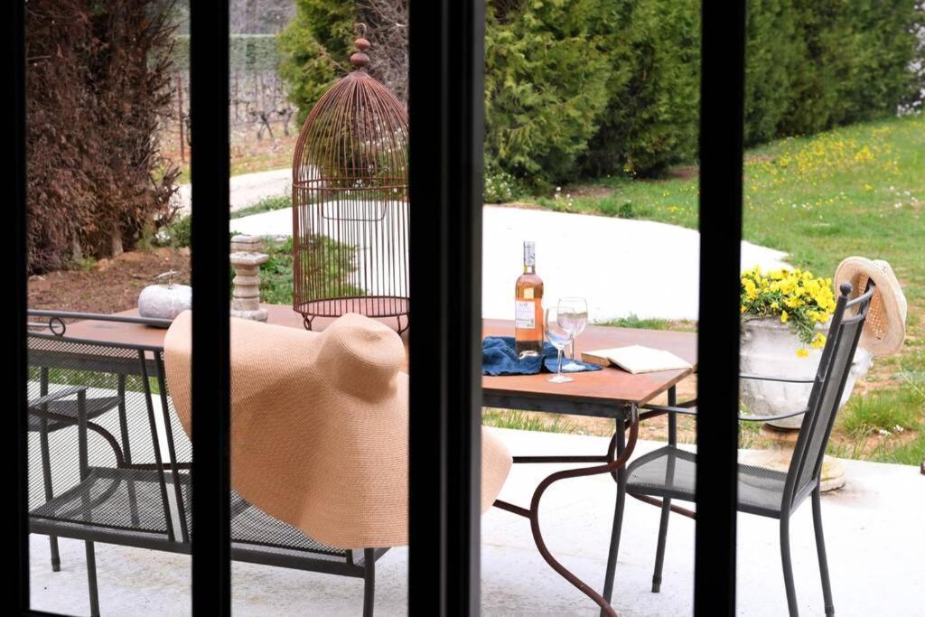 Le Galinie Chic'art. Un Bel Atelier Avec Piscine Carpentras