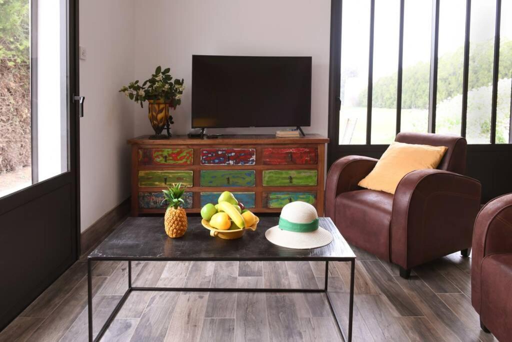 Le Galinie Chic'art. Un Bel Atelier Avec Piscine *