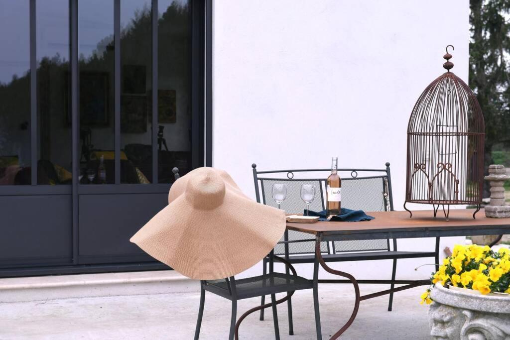 Le Galinie Chic'art. Un Bel Atelier Avec Piscine Holiday home