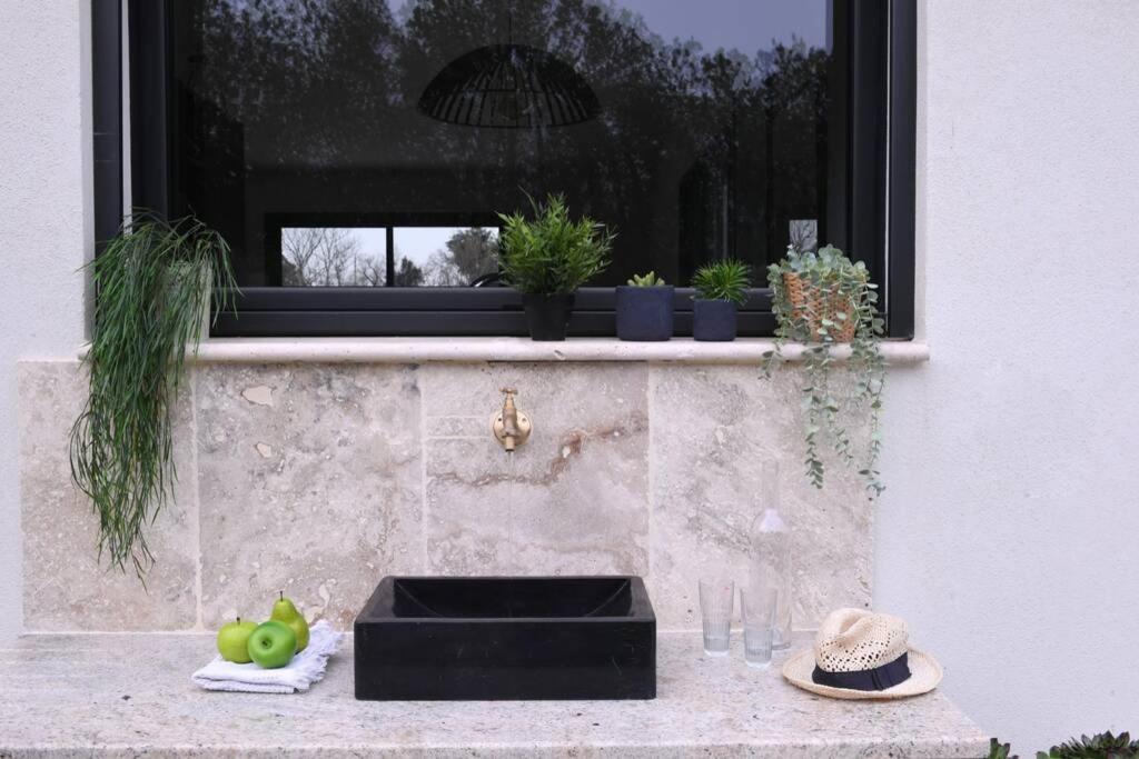 Le Galinie Chic'art. Un Bel Atelier Avec Piscine * Carpentras