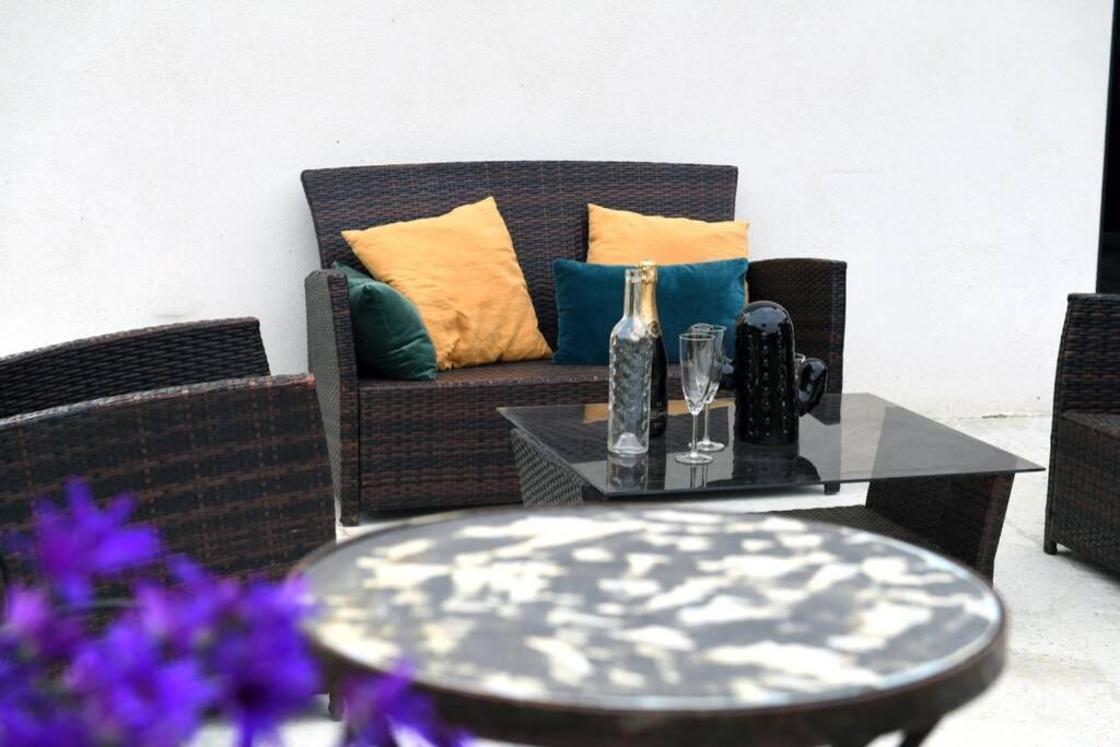 Le Galinie Chic'art. Un Bel Atelier Avec Piscine Holiday home