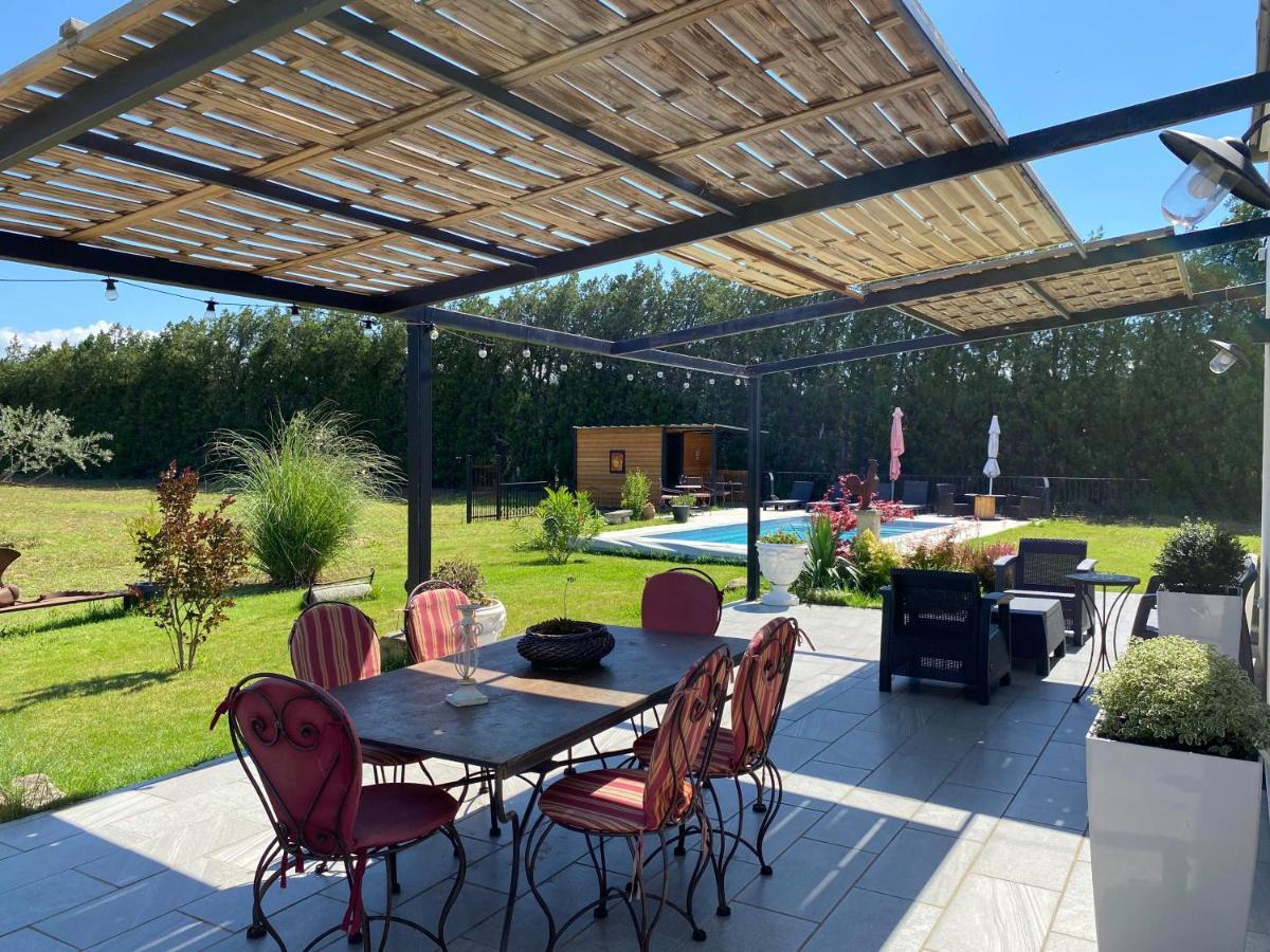 Holiday home Le Galinie Chic'art. Un Bel Atelier Avec Piscine Carpentras