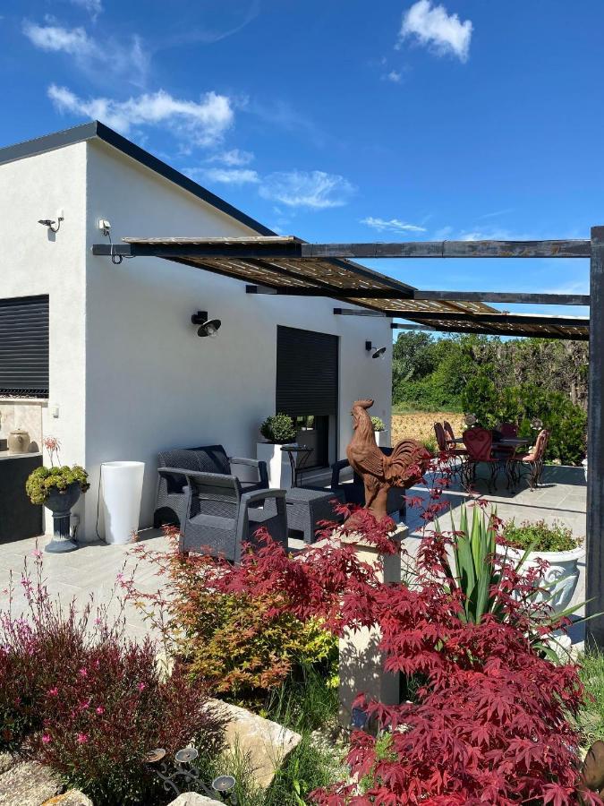 Holiday home Le Galinie Chic'art. Un Bel Atelier Avec Piscine *