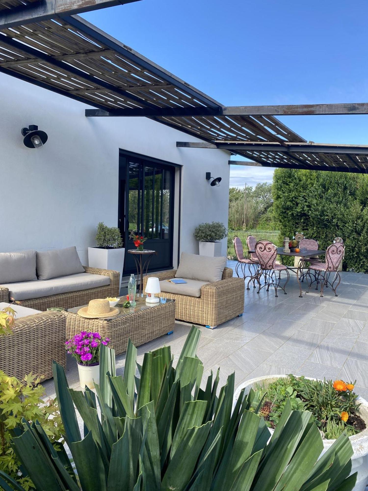Le Galinie Chic'art. Un Bel Atelier Avec Piscine Holiday home